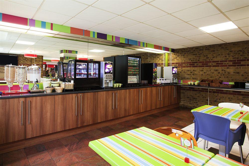 Отель Ibis Styles London Walthamstow Экстерьер фото